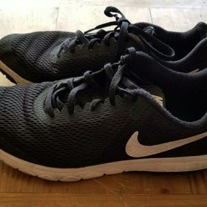 Women's Nike size 8 shoes